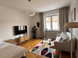 Easy living in suburban studio, hotel in Sundbyberg