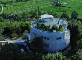 Tower Hotel, Hotel in Houhong