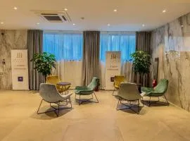 Lh HOTELS