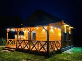 Domek z jacuzzi i kominkiem - cisza, natura, relaks