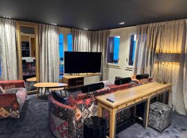 Luxury Ski-In Ski-Out 4BR Apartment with 4 Baths - Val Thorens, hotel en Val Thorens