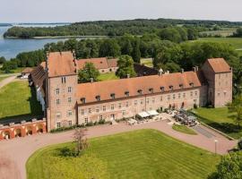 1-Bed Kristianstad Apartment - Sleeps 6 & Pets Ok, hotel v destinaci Fjälkinge