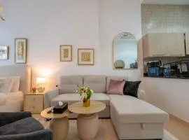 Elegant Studio Oasis - Yas Island Chic Escape