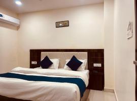 The Conifer View - Budget Friendly !! Lift !! Parking !! Spacious Room !! Family Friendly, hotel in Haridwār