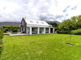 The Barn On 62 - Cottages, Hotel in Montagu