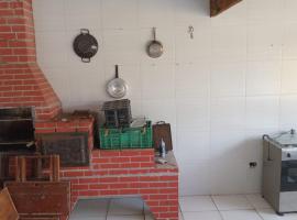 Casa monguagua, hotel v destinaci Mongaguá