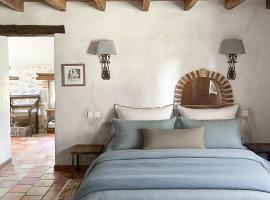 Maison avec piscine & tennis partagés - proche Châteaux de la Loire - 1h30 de Paris, hotel sa Combreux