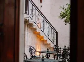 Hotel Estara
