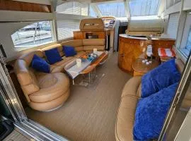 Luxury experience on a 16-meter Azimut yacht