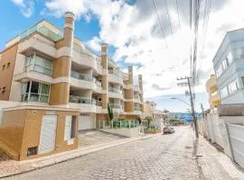 Apto a 70 Metros da Praia de Bombinhas