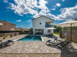 Villa Taralis with heated pool