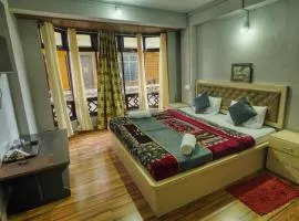 Wander pine homestay
