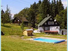 Na Sluneční Pohádková chaloupka ve Sladké díře