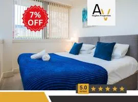 Business or leisure-Ready Two-Bedroom Apartment - 7 Mins from Station, Free Wi-Fi, Great for Relocation Stays By AV Hughes Properties