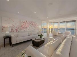 Gulf-front Masterpiece, hotel in Naples