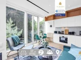 Spacious 2BDR Apartment By Aurora WorkNest Short Lets & Serviced Accommodation London With Wi-Fi, Fitness Centre & City View