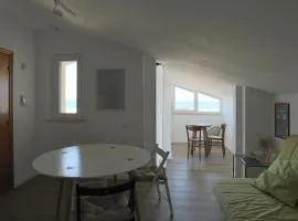 sottotetto sul mare