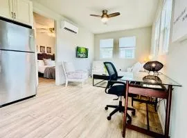 Downtown--Pet-Friendly--Lido Beach--Opera--Symphony--Walk to Restaurants--Bikes Available
