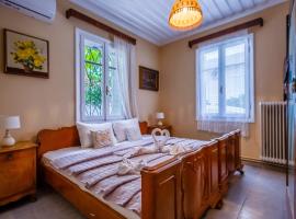 Gigi Star Elegant Private Residence in the Heart of the City 200m from the Beach, hotel v destinaci Zakynthos Town