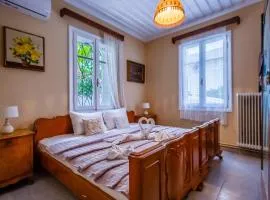 Gigi Star Elegant Private Residence in the Heart of the City 200m from the Beach
