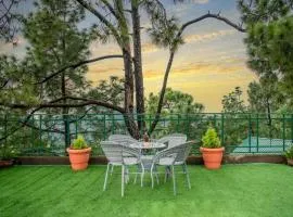 The Himalayan Heights I Best Seller Of The Year I Family Groups I Balcony Toy Train View I Serviced Apartments I Kasauli By Exotic Stays