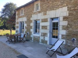 Le gite de scevolles, hotel in Verrue