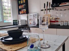 Karen Cottage with Private Garden WiFi、ナイロビのホテル