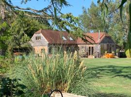 The Lodge, Smarden, hotel in Smarden