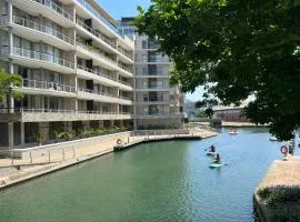 Waterfront Canal - Fully Equipped One Bedroom Apartment