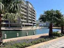 Waterfront Canal Luxury Apartment