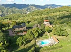 Villa Storica Tra Boschi E Colline Toscane