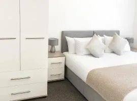 3BR Beachside Escape -Perfect for Families & Groups -Spacious & Cozy