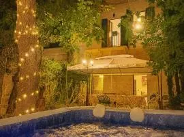 Leonardo House Pisa giardino piscina idromassaggio riscaldabile casa indipendente posizione centrale a pochi passi dalla stazione