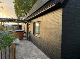 B&B Het Kleine Huisje met Hottub