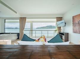 Raya Villa, 2 Bed Beachfront Villa Private Pool, ξενοδοχείο σε Ban Saiyuan (1)