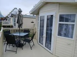 Seascape - caravan next to Fantasy Island Ingoldmells, dog friendly