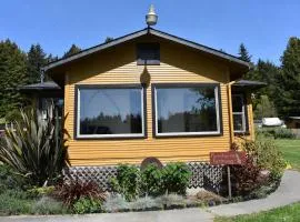 Farmhouse Cabin in the Redwoods