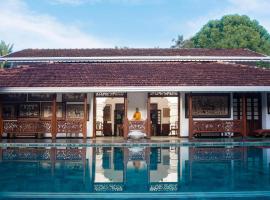 Elephant Heritage Pinnawala by Moon Isle, hotel with parking in Rambukkana