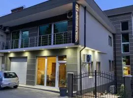 Villa Vratnica - Restaurant & Apartments