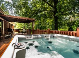 Three Bedroom Cabin, hotel in Nashville