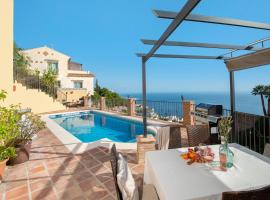 Villa Sol y Mar with heated pool and jacuzzi, hotel en Salobreña