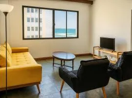 Apartamento 4 quartos, 3 banheiros, vista para o mar Pitangueiras, sacada, 1 vaga de garagem, apenas 50 metros do mar