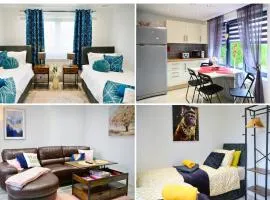 Located in the peaceful NG8 Wollaton , Perfect for Business Trips & Family Holidays or working proffesionals-long term deals, M1 Nearby , Free Parking , Private Garden , 500Mb Wi-Fi , Netflix