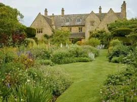 Pye Corner a Cotswold Manor with outdoor heated pool