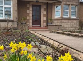 7 Goathill Crescent, hotel in Stornoway