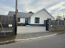 3 Bungalow-Parking-WiFi-Long Stays, bungalow à Saint Leonards