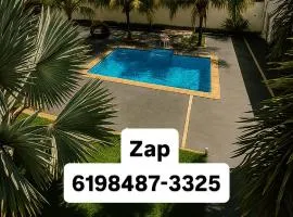 A Casa Paradisiaca l Luxo Piscina Super Hiper Quente 60 Graus Aquecimento Elétrico e Piscina Enorme com Roupa de Cama e Banho