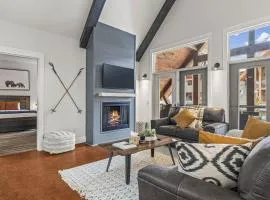 Mountain View Penthouse with Pool and Hot Tub