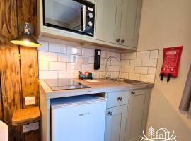 The Woodland Hare - Room 5 - New Forest, apartmen servis di Dibden