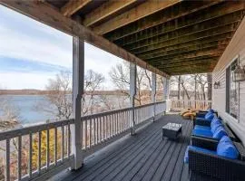 Lakeside Retreat - Large Deck & Game Room with Views